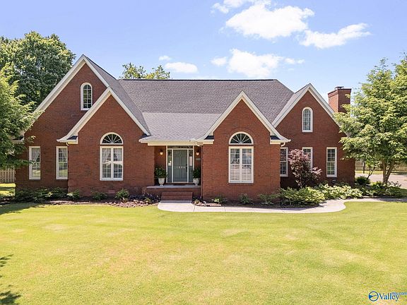 2nd image of 3004 Wheatsworth Cir SE