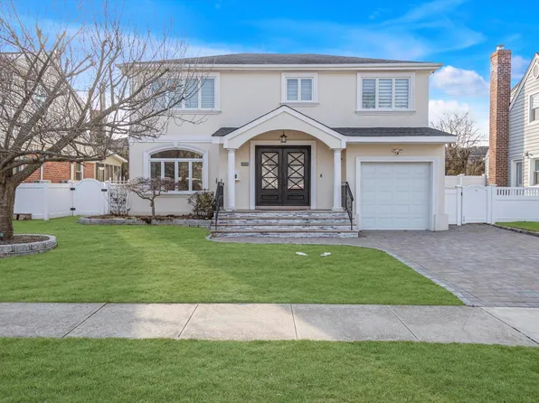 1675 Stewart Avenue, New Hyde Park, NY 11040