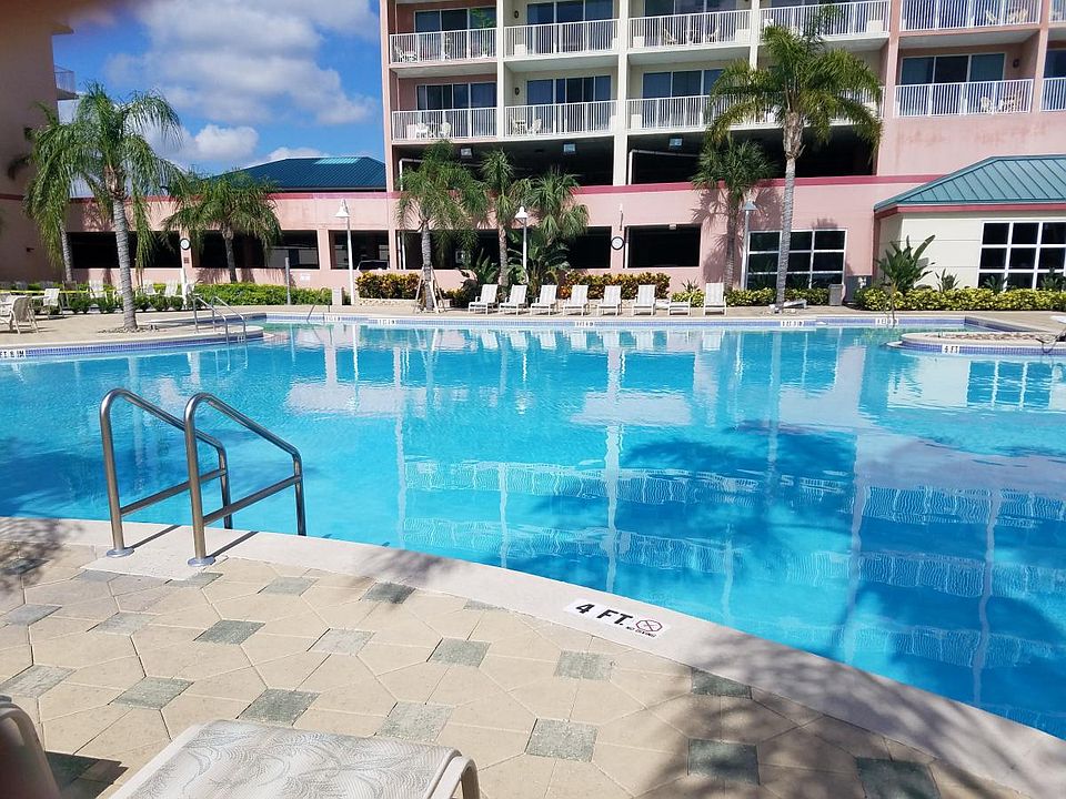 Large pool behind Tower 1