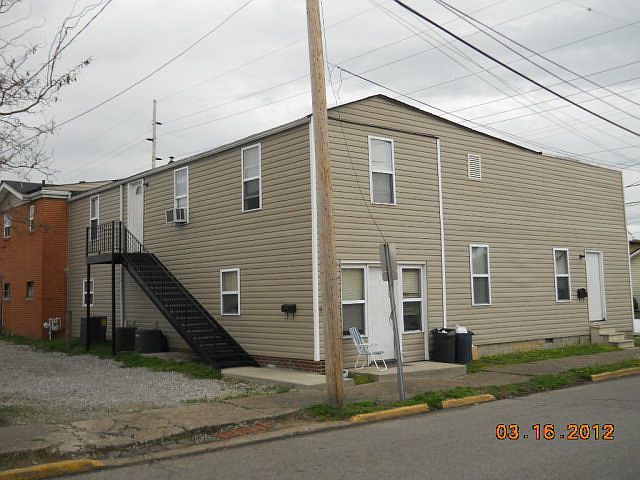 2nd image of 200 W 7th St