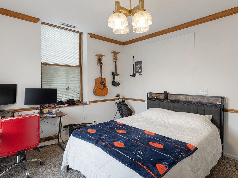 1st image of 1124 W Eddy St #2H