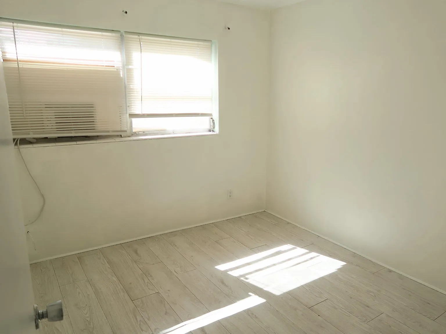 3 bed, 2.0 bath, 1014 sqft, $2,500 — Photo 4