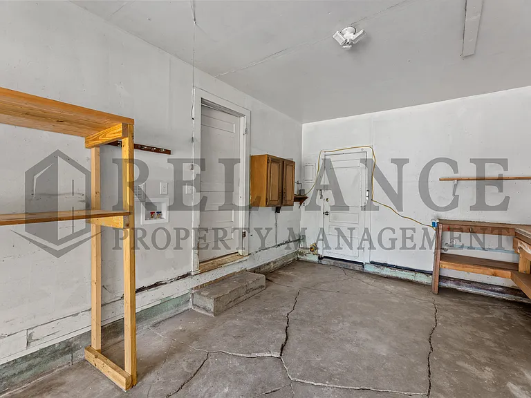 1103 S Waverly Rd — Photo 14