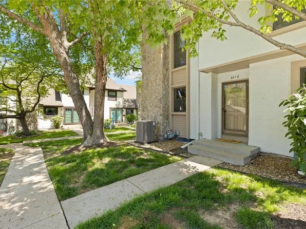 6516 W 49th St, Mission, KS 66202