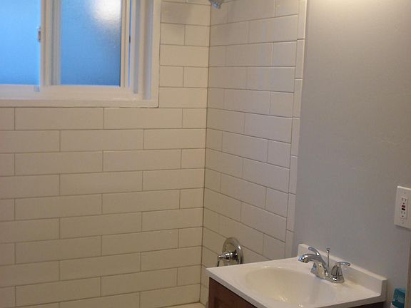 3rd image of 608 28th St
