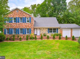 8858 Glenridge Ct, Vienna, VA 22182