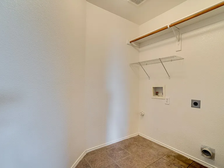 9804 Westmere Ln — Photo 10