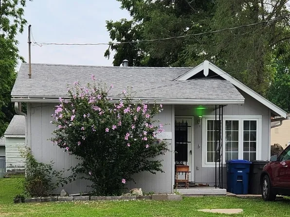 2240 Elizabeth Ave, Des Moines, IA 50317