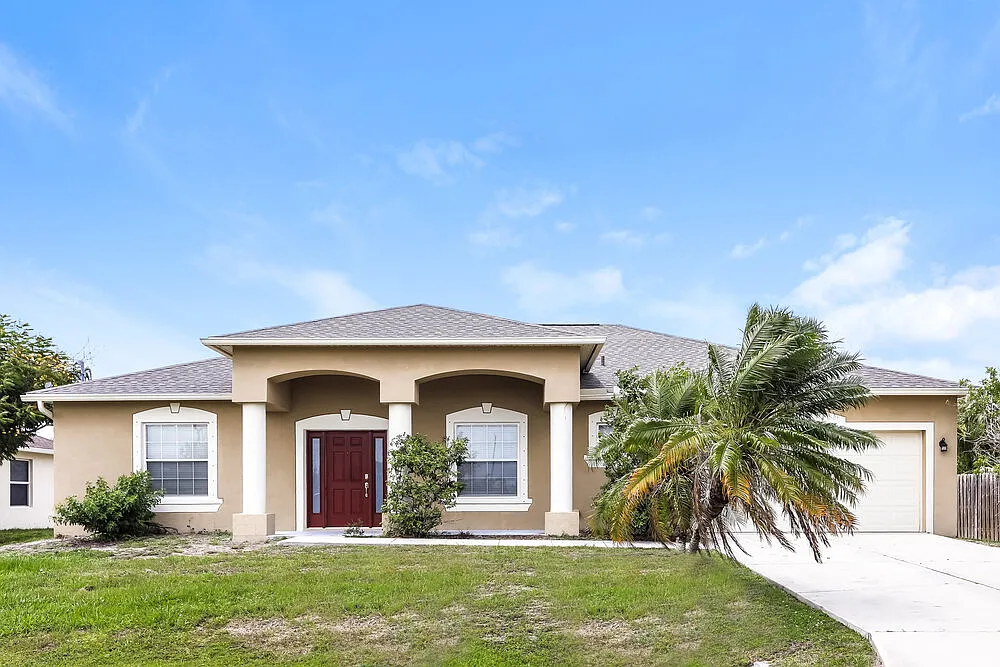 3 bed, 2.0 bath, 2000 sqft, $1,765 — Photo 1