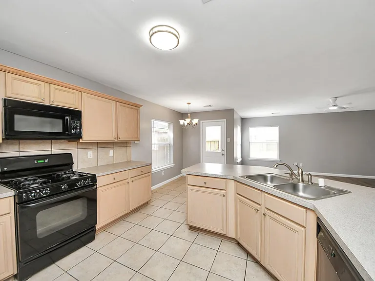 14707 Country Rose Ln — Photo 7
