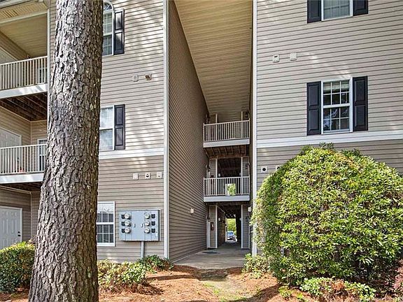 3rd image of 635-206 Marshtree Ln