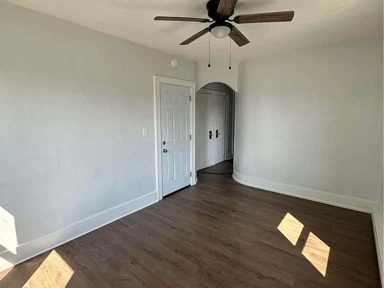 320 Meriline Ave #301/302 — Photo 2