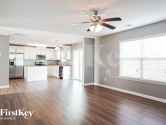 4th image of 1400 Glenwater Dr