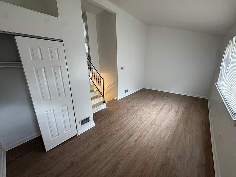 2408 Westwood Dr #B — Photo 5