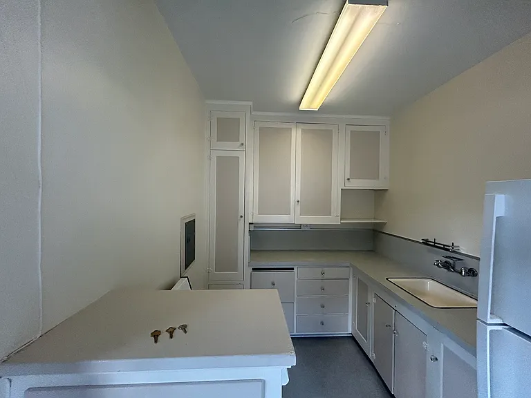 1530 NE 10th Ave #302 — Photo 5