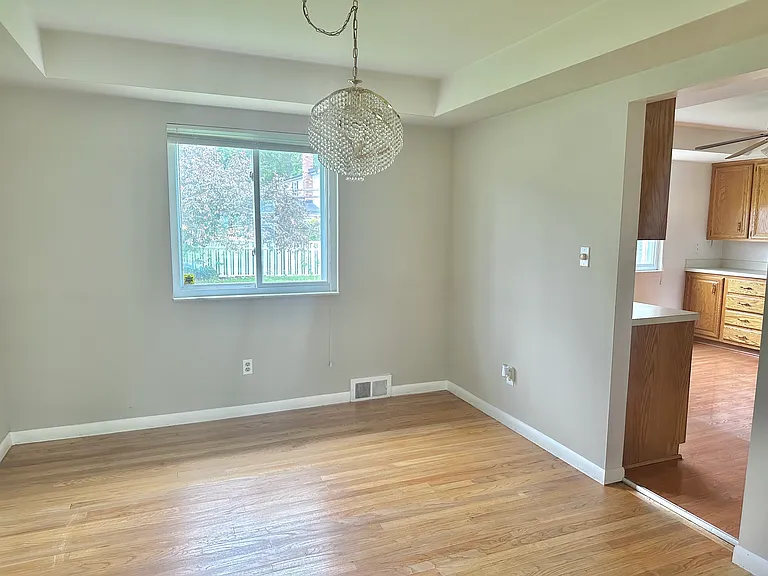 32307 Cambridge Dr — Photo 18