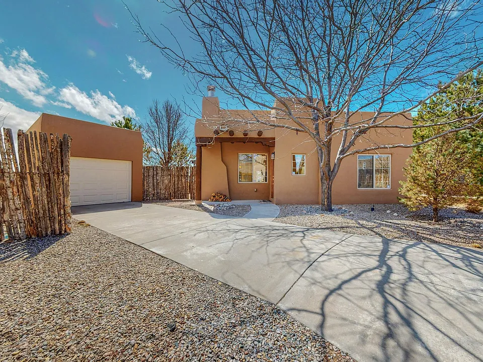 4270 River Song Ln