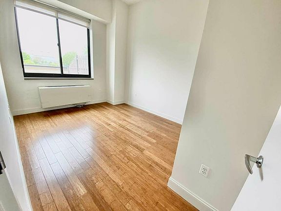 4th image of 19-73 38th St #2WF