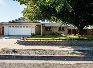 1131 Sierra Vista Dr, Central Point, OR