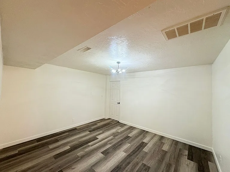 1026 N 1100 W — Photo 13