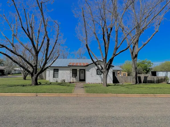 1209 E Luce Street, Llano, TX 78643