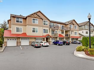 565 NW Lost Springs Ter UNIT 204, Portland, OR 97229