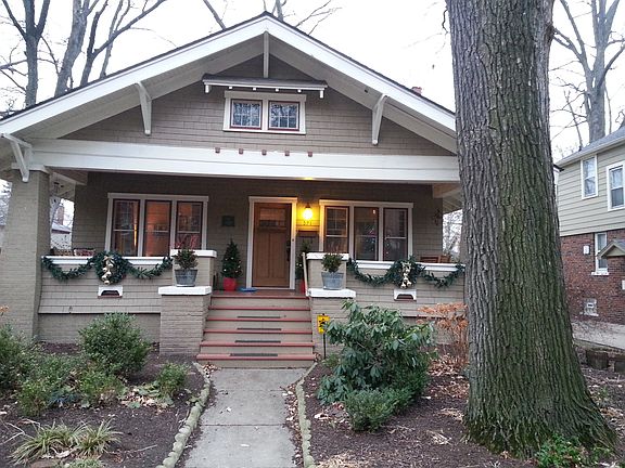 2nd image of 371 W Oakridge St