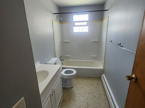 4th image of 230 Parkridge Ave APT 2