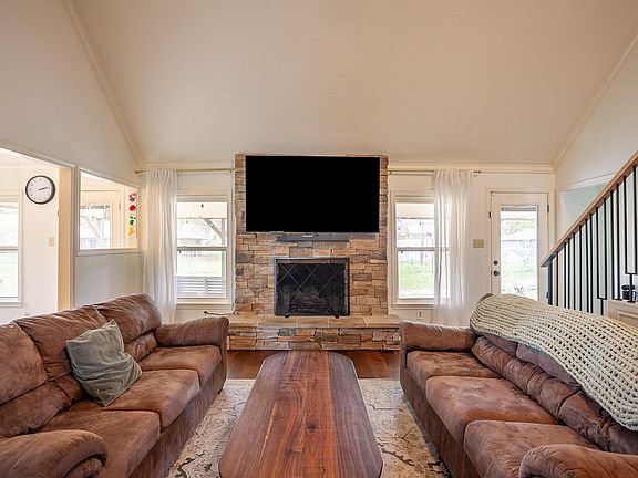 2nd image of 15330 Dale Dell Rd