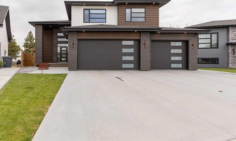 1st image of 801 Sunset Pl SW