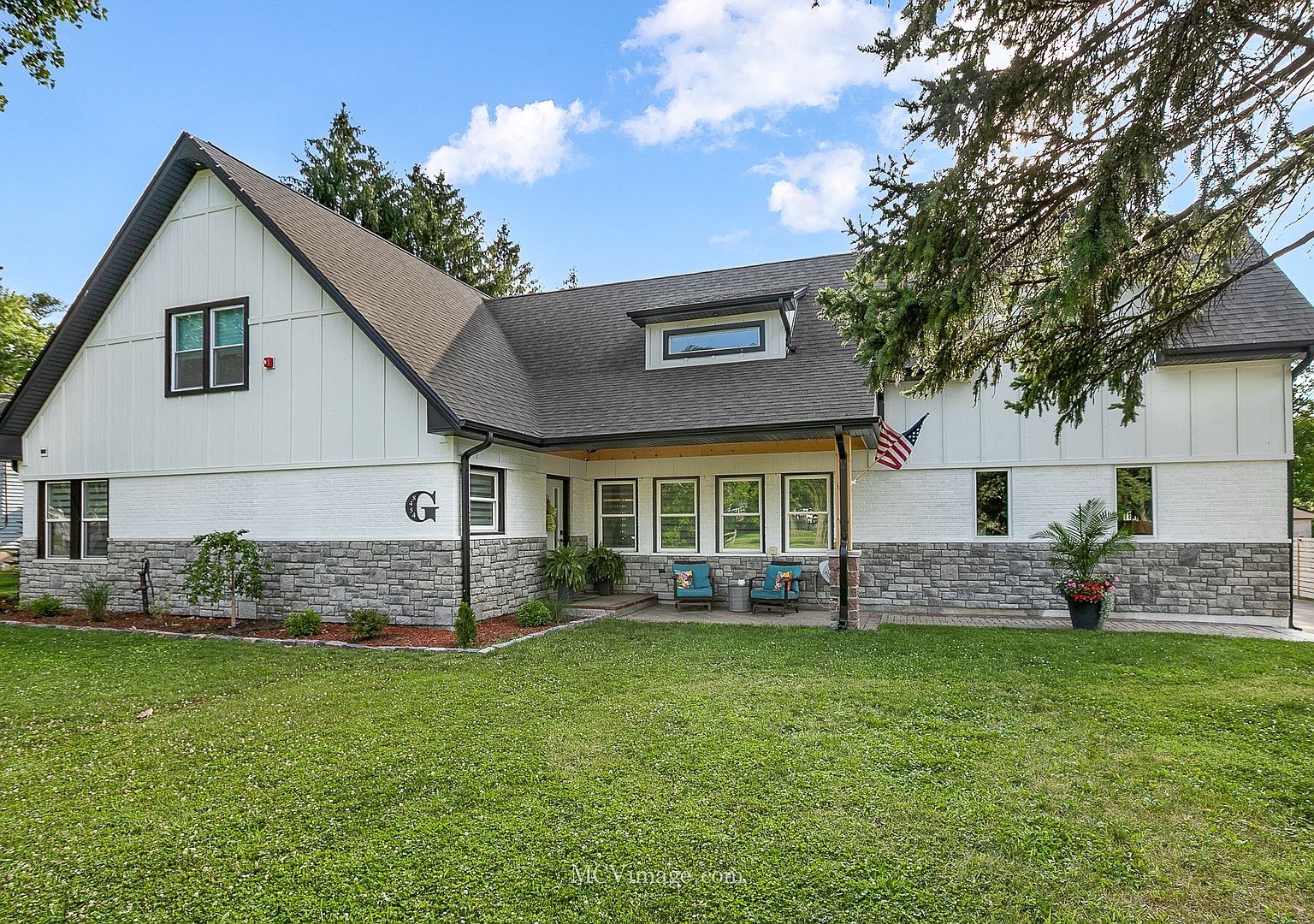 R*i様 house on the hill Parent S/S Tee (W 6014 W 85th Ter, Overland Park, KS 66207 | Zillow