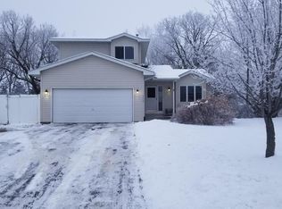 4660 Pond View Dr, Big Lake, MN 55309