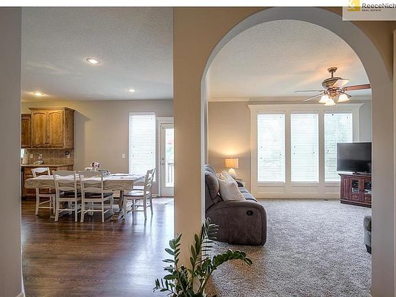 4th image of 505 NW Fox Hollow Ln