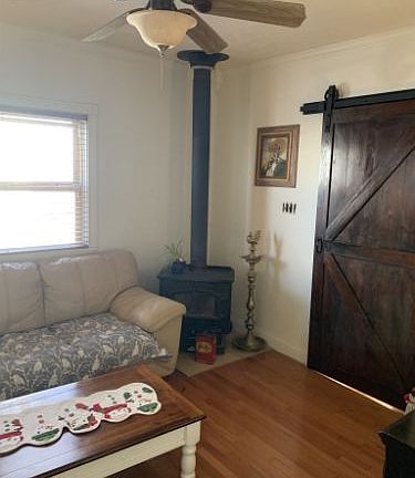 5th image of 128 E 9th St
