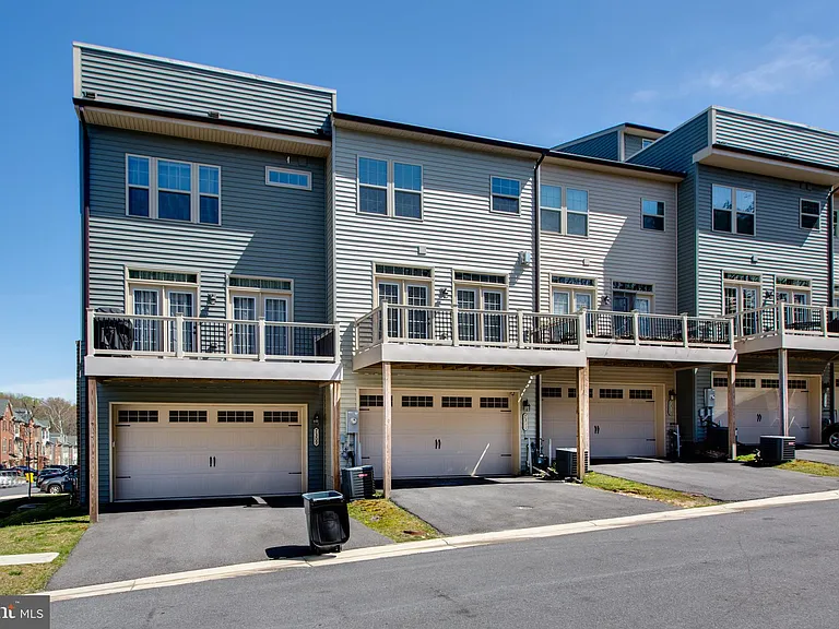 7311 Taylors Hill Ln — Photo 47
