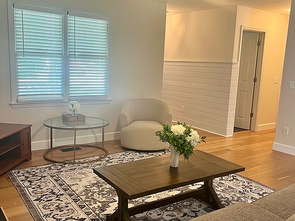 4th image of 2112 Leadenhall Way