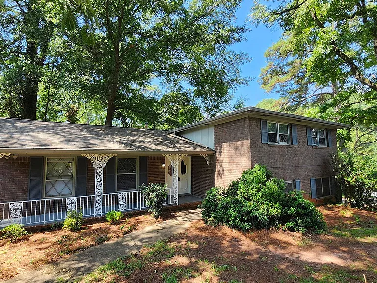 872 Holly Hedge Rd — Photo 1