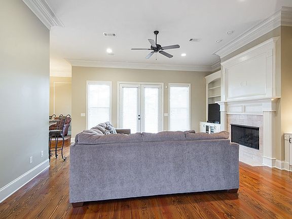 4th image of 100 Charlton Cove Cir