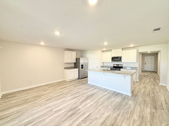 4th image of 5487 Silverbell Dr