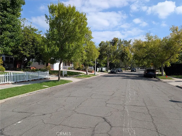 582 N Sunnyslope Ave — Photo 75