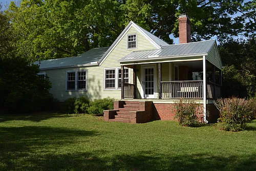 598 Sanford Rd Photo 1