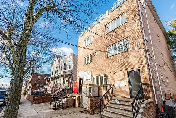 Sold by Elite Connect Real Estate | media 19