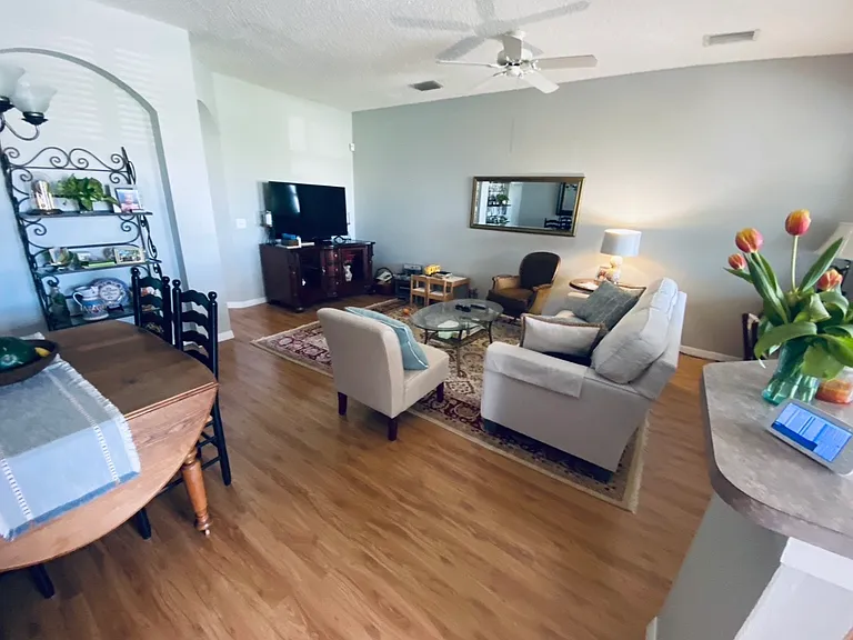 639 Vallance Way NE — Photo 44