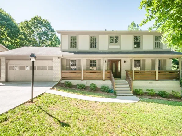 2647 Wood Hollow Dr, Dunwoody, GA 30360