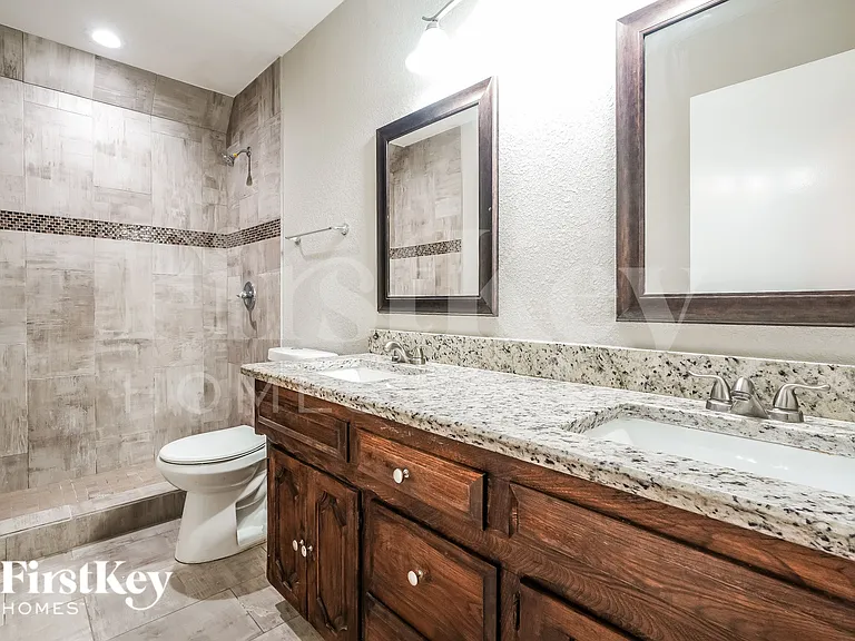 419 Buckingham Pl — Photo 17