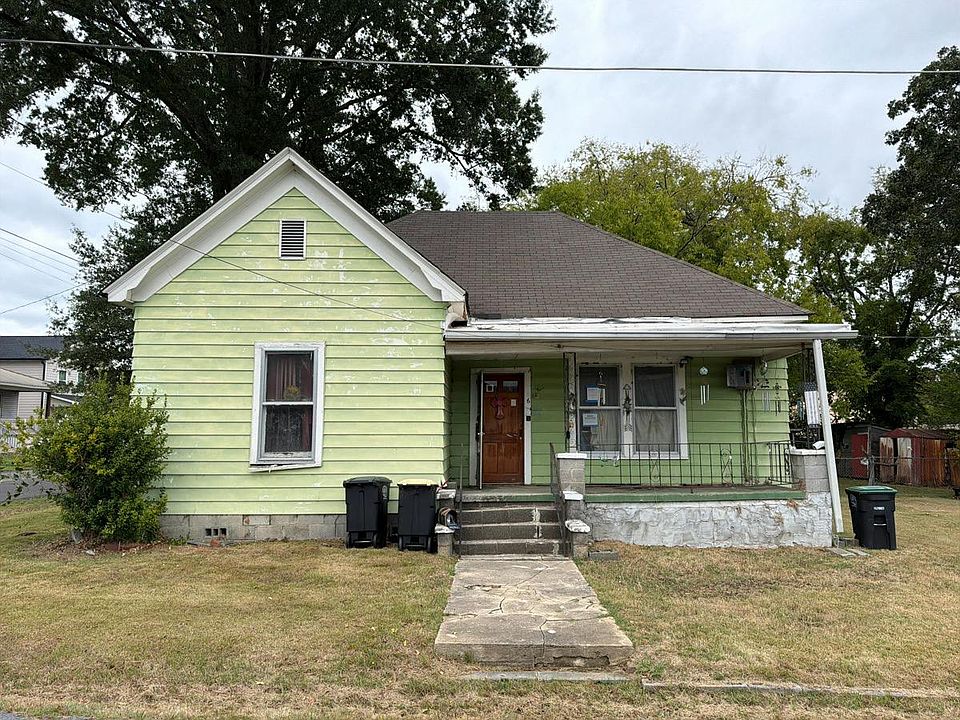 1st image of 6 Evans St NE