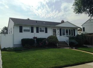 30 Dorothy St, Woodbridge, NJ 07095