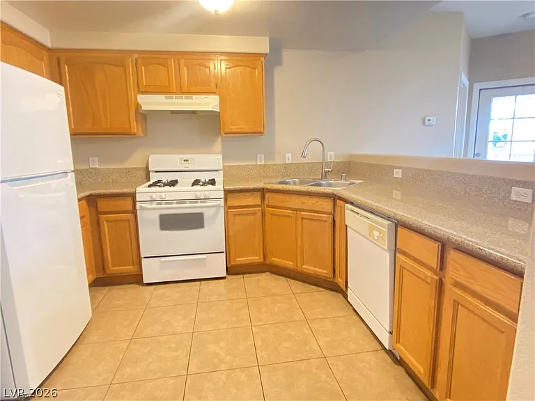3400 Cabana Dr #2049 — Photo 7