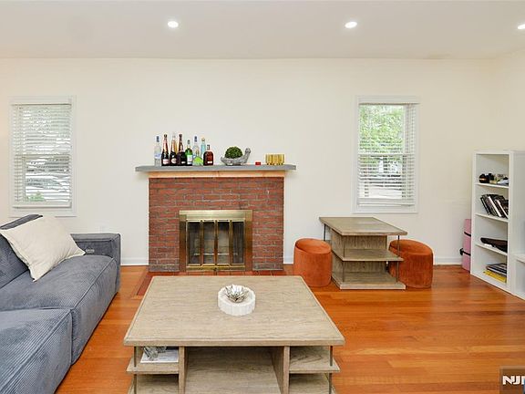 3rd image of 21 Spruce Avenue