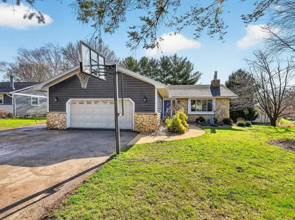 115 W Ridge Cir, Cambridge, WI 53523